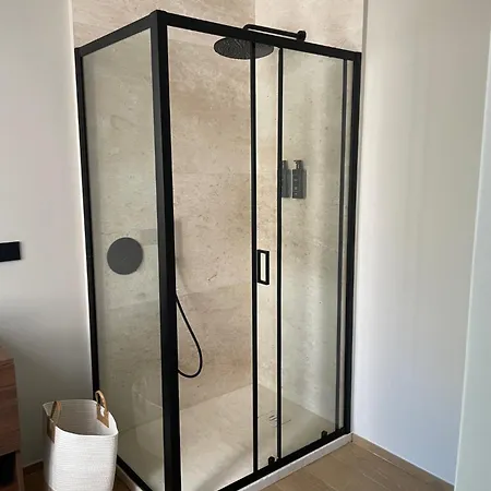 Le Boulevard & ゲストハウス 3*